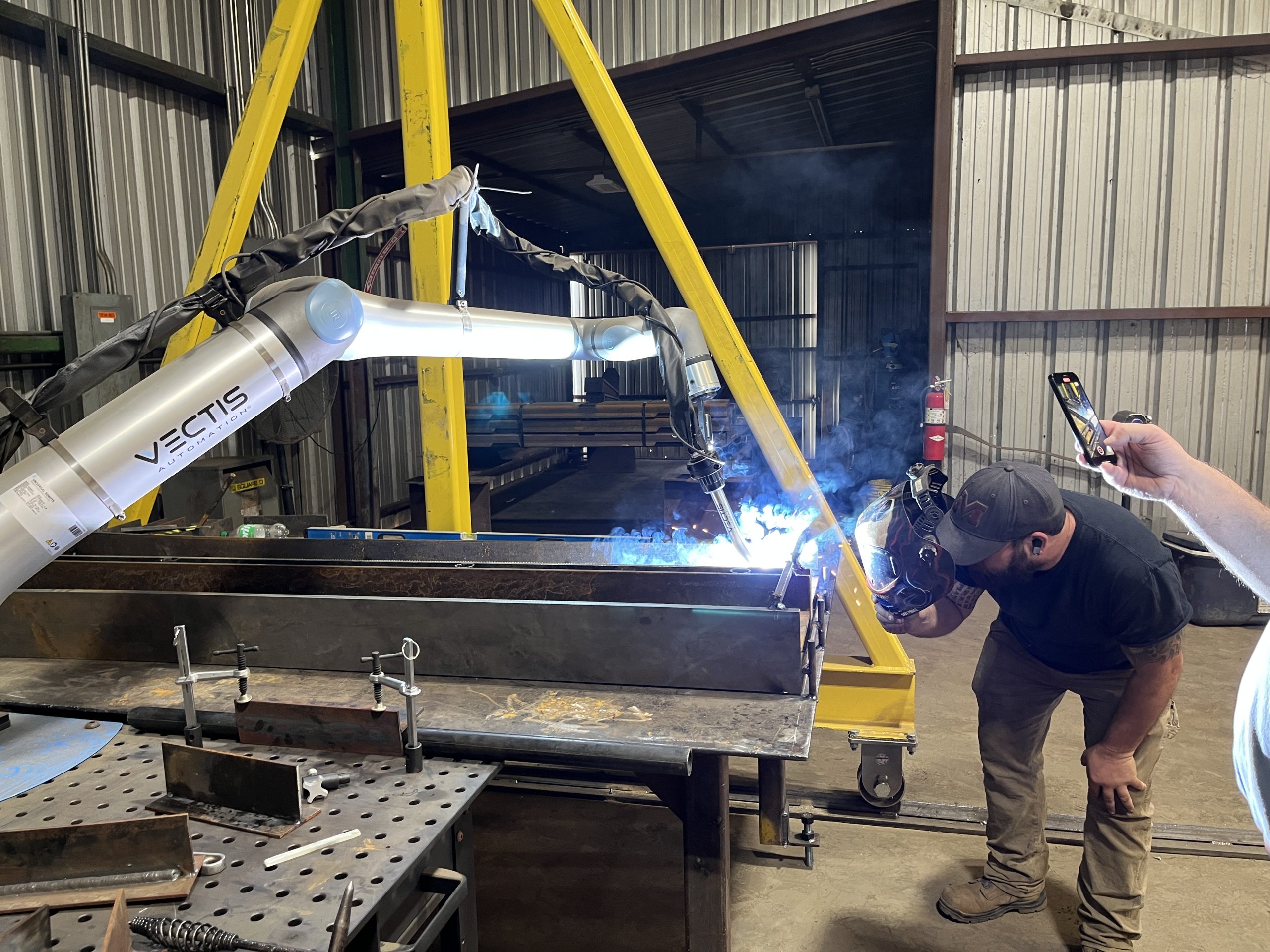 Vectis UR20 heavy-duty running flux core on curved I-beams